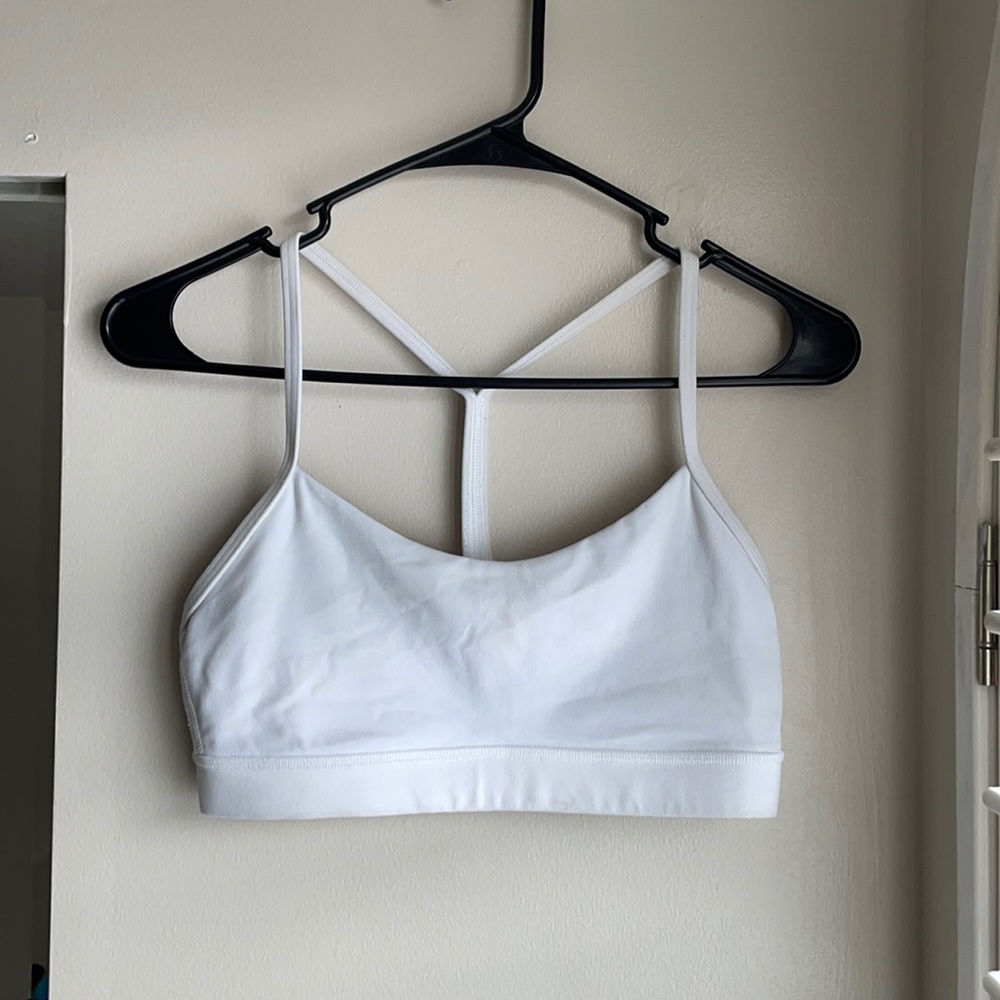 Lululemon Flow Y Bra Nulu in white